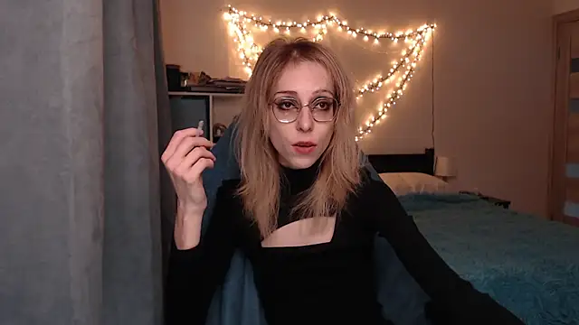 Snapshot of amber_quell_here chatting on 03.07.25 amber quell here online show from 03.07.25