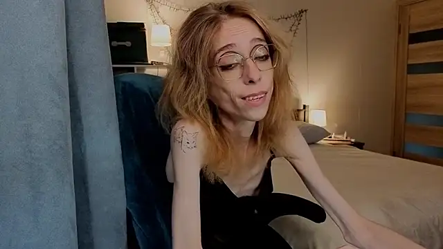 Snapshot of amber_quell_here chatting on 09.19.25 amber quell here online show from 09.19.25