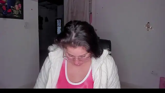 Snapshot of Dana_Jeins chatting on 04.25.26 Dana Jeins online show from 04.25.26