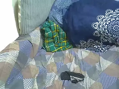 Snapshot of skinnysexynaughty chatting on 02.23.26 skinnysexynaughty online show from 02.23.26