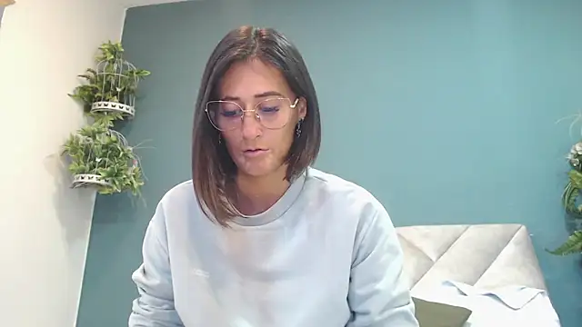 Snapshot of SharisWillian chatting on 11.03.25 SharisWillian online show from 11.03.25