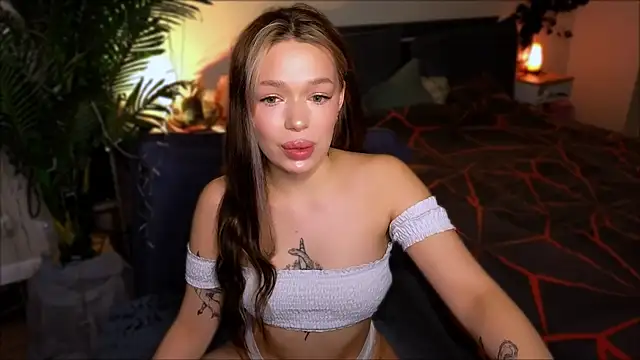 Snapshot of Lily_Yin chatting on 03.15.25 Lily Yin online show from 03.15.25