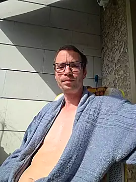 Snapshot of Schnubby1 chatting on 09.12.25 Schnubby1 online show from 09.12.25