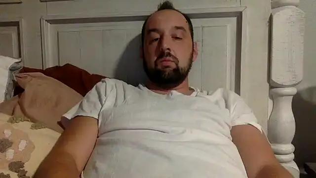 Snapshot of Kink_Master_Daddy chatting on 10.04.25 Kink Master Daddy online show from 10.04.25