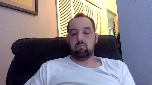 Snapshot of Kink_Master_Daddy chatting on 11.06.25 Kink Master Daddy online show from 11.06.25