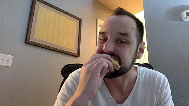 Snapshot of Kink_Master_Daddy chatting on 01.14.26 Kink Master Daddy online show from 01.14.26