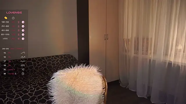 naiviv online show from 09.21.25