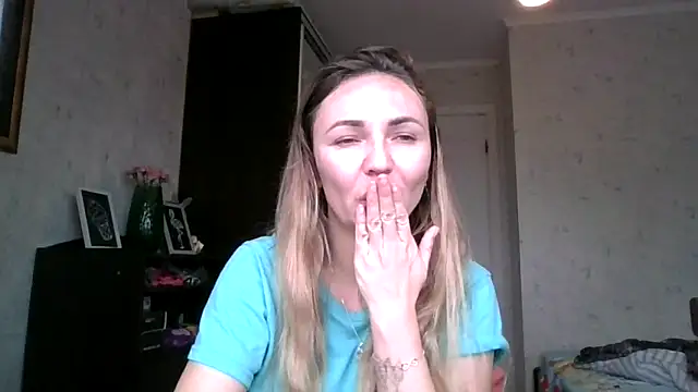 AngelinaLove28 online show from 11.10.25