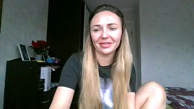 AngelinaLove28 online show from 11.30.25