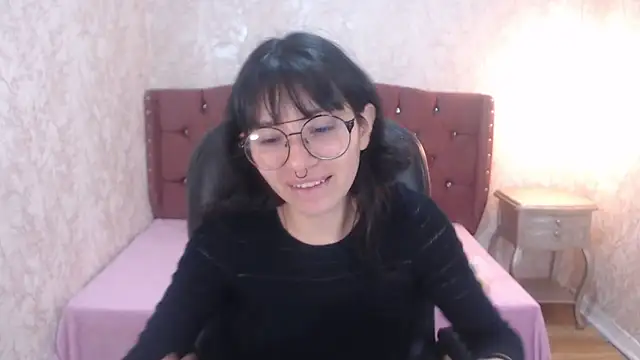 Snapshot of charlottemoonxz chatting on 02.11.25 charlottemoonxz online show from 02.11.25