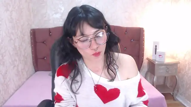 Snapshot of charlottemoonxz chatting on 02.13.25 charlottemoonxz online show from 02.13.25