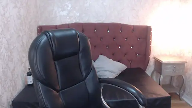 Snapshot of charlottemoonxz chatting on 02.24.25 charlottemoonxz online show from 02.24.25