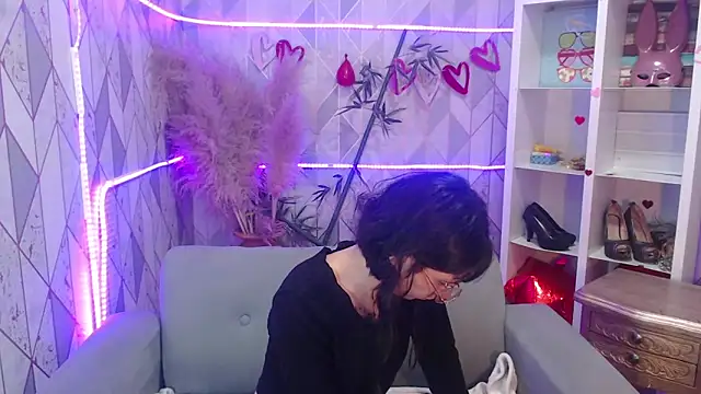 Snapshot of charlottemoonxz chatting on 09.15.25 charlottemoonxz online show from 09.15.25