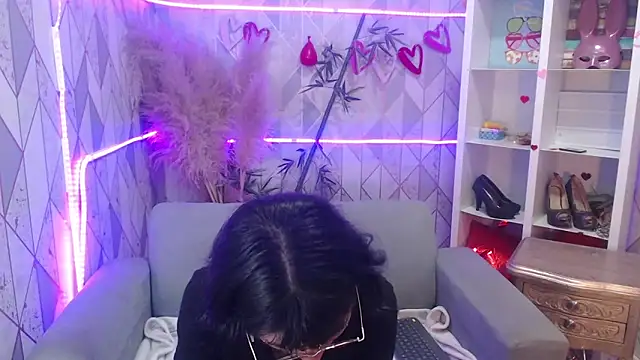 Snapshot of charlottemoonxz chatting on 09.17.25 charlottemoonxz online show from 09.17.25