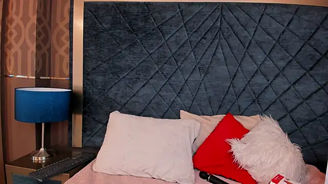 AdelaineBest online show from 02.04.25