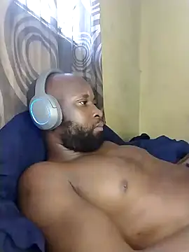 Snapshot of Stallion100 chatting on 12.22.24 Stallion100 online show from 12.22.24