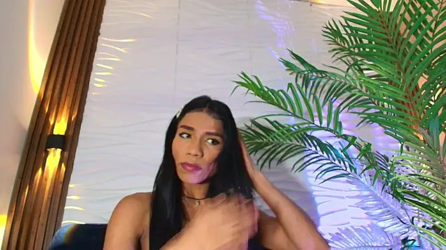 Snapshot of kimberly_Gonzalez1 chatting on 11.13.25 kimberly Gonzalez1 online show from 11.13.25