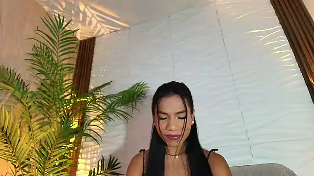 Snapshot of kimberly_Gonzalez1 chatting on 12.16.25 kimberly Gonzalez1 online show from 12.16.25