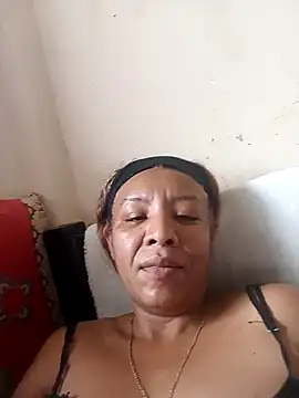 Snapshot of Surreyaa chatting on 01.03.25 Surreyaa online show from 01.03.25