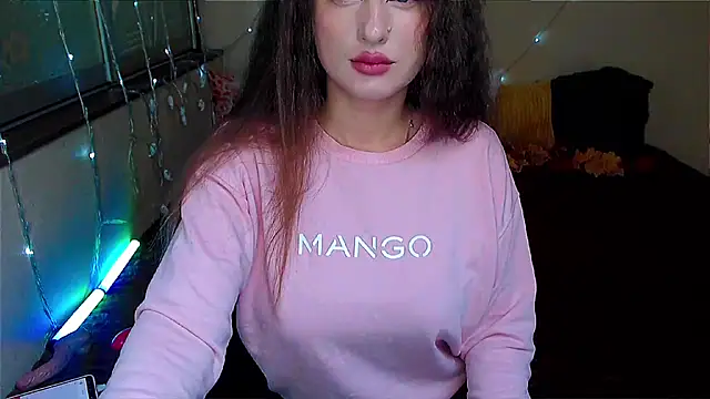 LizaSenri online show from 11.25.25