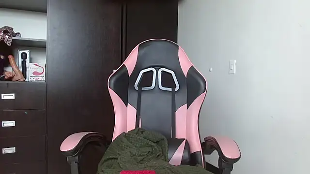 charlotbelucci  online show from 11.22.25