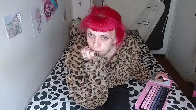 Snapshot of charlotbelucci_ chatting on 06.26.26 charlotbelucci online show from 06.26.26