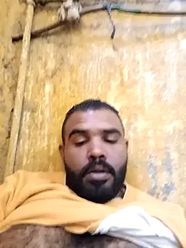 Snapshot of ListedLoin chatting on 01.05.25 ListedLoin online show from 01.05.25