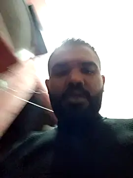 Snapshot of ListedLoin chatting on 01.15.25 ListedLoin online show from 01.15.25