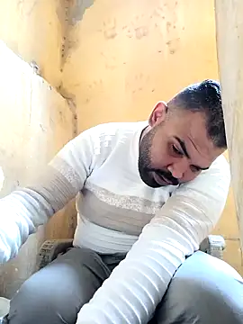 Snapshot of ListedLoin chatting on 01.28.25 ListedLoin online show from 01.28.25