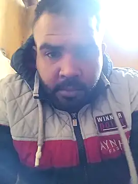 Snapshot of ListedLoin chatting on 02.06.25 ListedLoin online show from 02.06.25