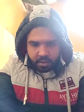 Snapshot of ListedLoin chatting on 02.06.25 ListedLoin online show from 02.06.25