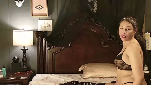 Snapshot of MeghanMarley chatting on 12.22.25 MeghanMarley online show from 12.22.25