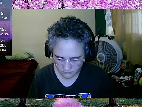 Snapshot of lolalicious_758 chatting on 09.17.25 lolalicious 758 online show from 09.17.25