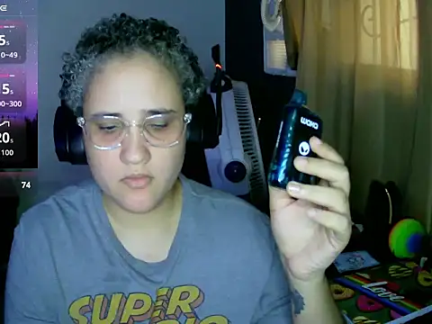 Snapshot of lolalicious_758 chatting on 09.26.25 lolalicious 758 online show from 09.26.25