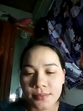 Ngoc-Trinh online show from 01.05.25