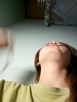 Ngoc-Trinh online show from 01.17.25