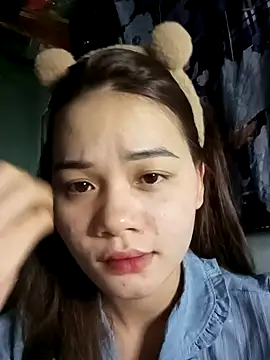 Ngoc-Trinh online show from 01.19.25