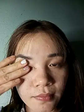 Ngoc-Trinh online show from 01.31.25