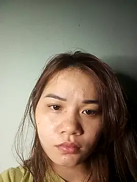 Ngoc-Trinh online show from 02.10.25