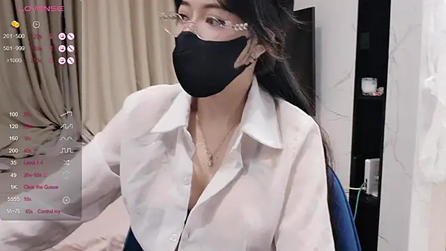 TuyetNhi2k6 online show from 01.31.25