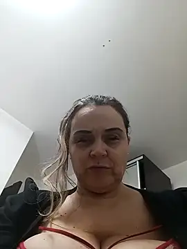 Snapshot of hugebobbs chatting on 02.12.26 hugebobbs online show from 02.12.26