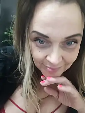 Snapshot of hugebobbs chatting on 02.20.26 hugebobbs online show from 02.20.26