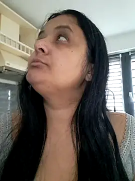 sarahhh1987 online show from 11.26.25