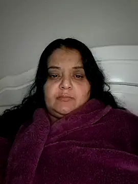 Snapshot of sarahhh1987 chatting on 12.15.25 sarahhh1987 online show from 12.15.25