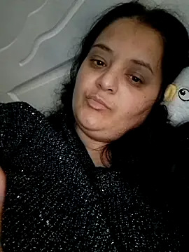 Snapshot of sarahhh1987 chatting on 12.16.25 sarahhh1987 online show from 12.16.25