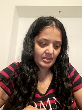 Snapshot of sarahhh1987 chatting on 01.05.26 sarahhh1987 online show from 01.05.26