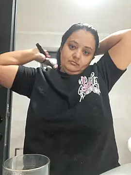 Snapshot of sarahhh1987 chatting on 03.02.26 sarahhh1987 online show from 03.02.26