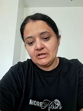 Snapshot of sarahhh1987 chatting on 04.06.26 sarahhh1987 online show from 04.06.26