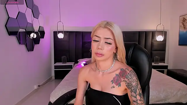 HannaConnor  online show from 03.11.26