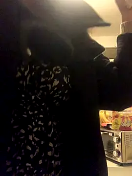 holyeroticss online show from 12.04.25